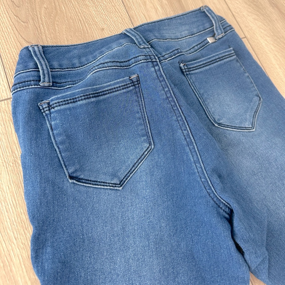 Jeans 👖✨ - Picture 3 of 3
